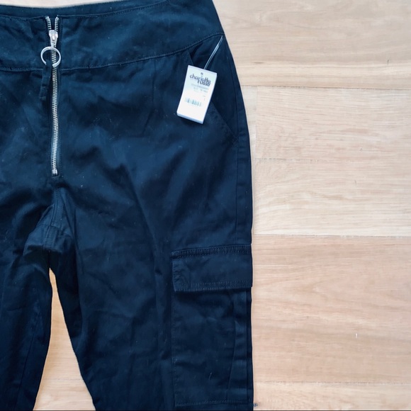 CR Cropped Cargo Pants - Picture 4 of 6